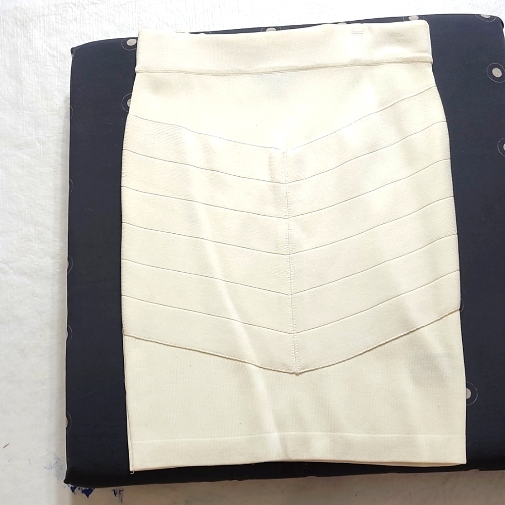 XOXO cream knit skirt.  Sz s. Never worn